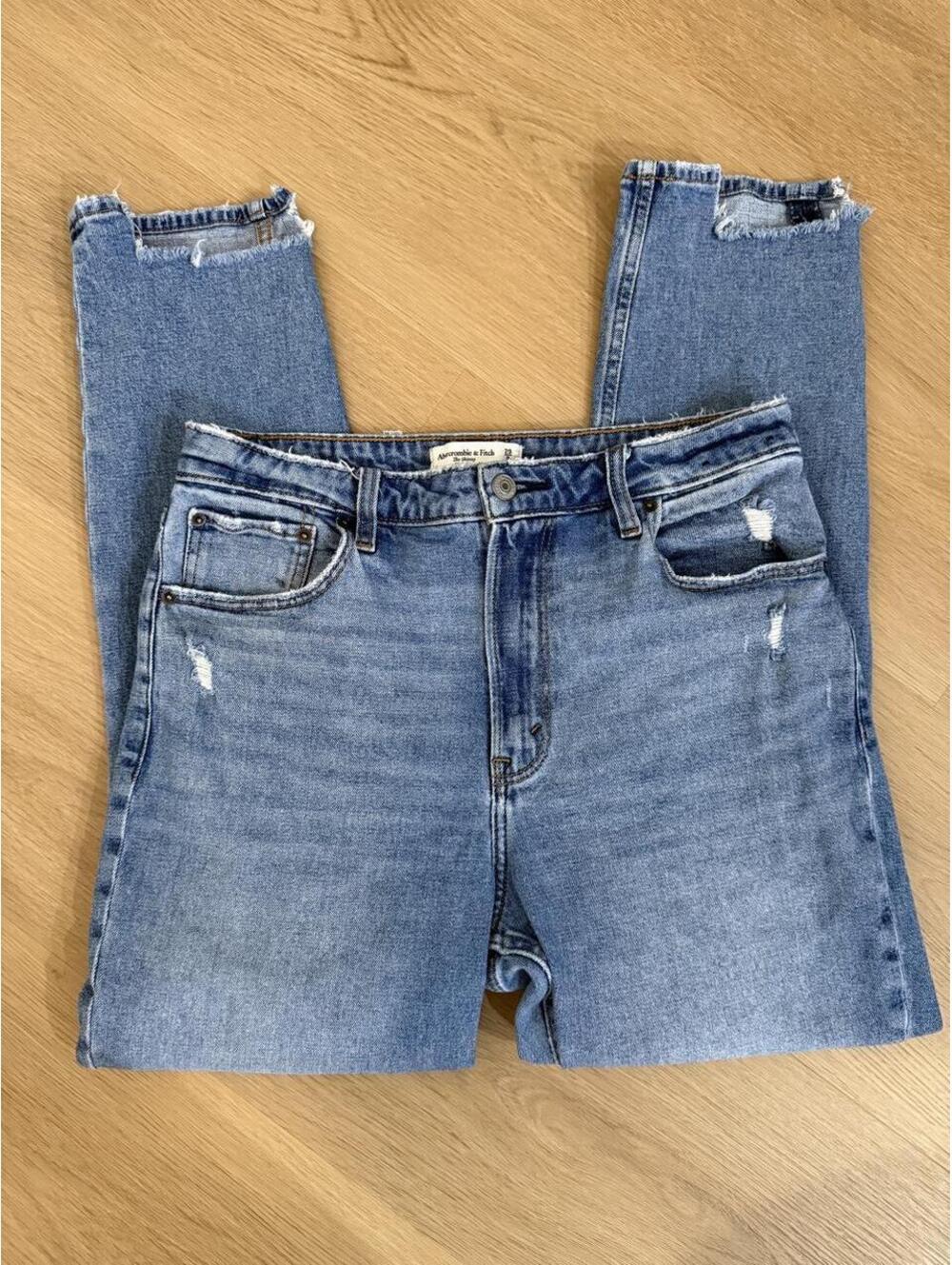 Abercrombie & Fitch High Rise Straight Leg Jeans 29/8R Distressed